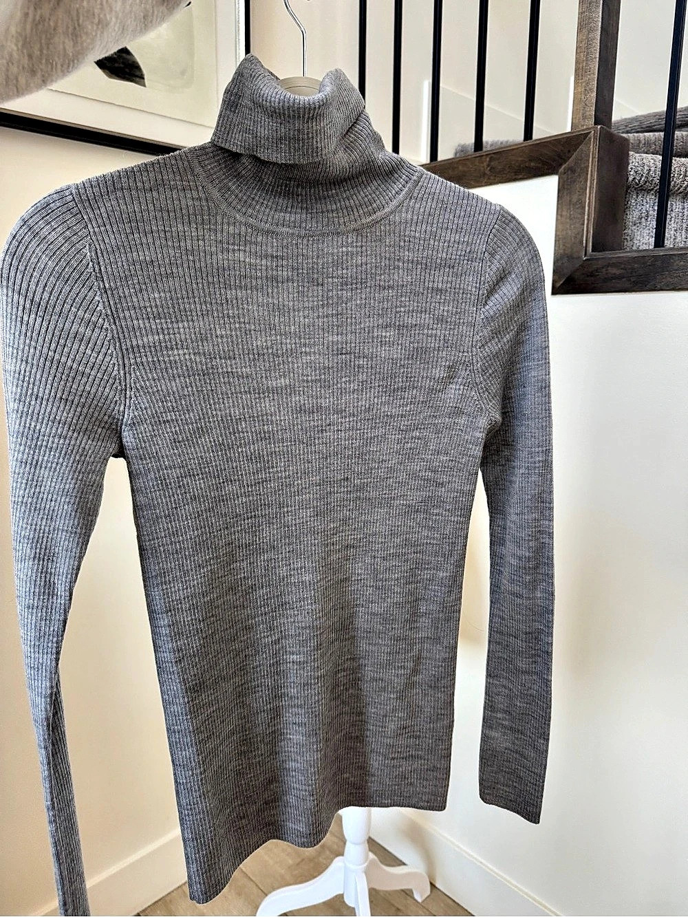 Uniqlo Extra Fine Merino Ribbed Turtleneck Sweater Ribbed Turtleneck in Gray